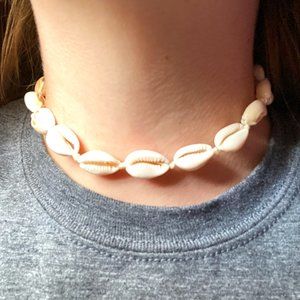 Shell Choker Necklace